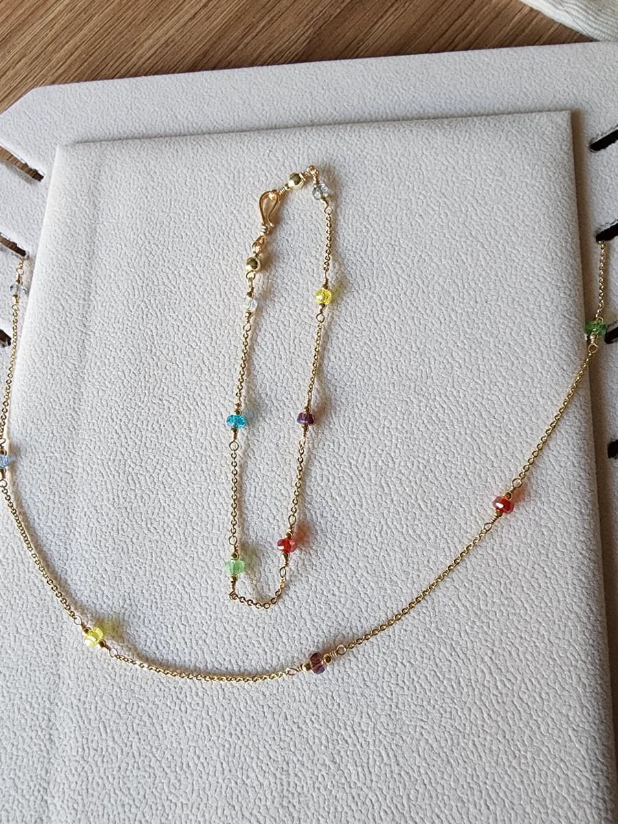 Juego de cadena ajustable con pulsera.